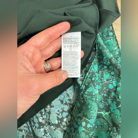 Banana Republic STRETCH-SATIN TWISTED OPEN-BACK MAXI DRESS Size 2 NWT - Picture 10 of 10